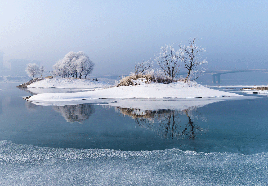 冬季低温会显著影响电动车锂电池的活性、续航和寿命，做好保养维护需重点关注以下几点